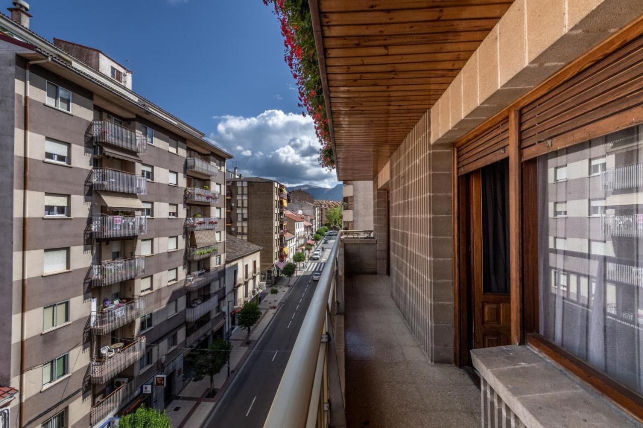 Sabiñánigo Apartamento Pirineo Aragones מראה חיצוני תמונה